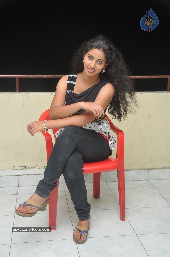 Pavani Latest Stills - 46 / 98 photos