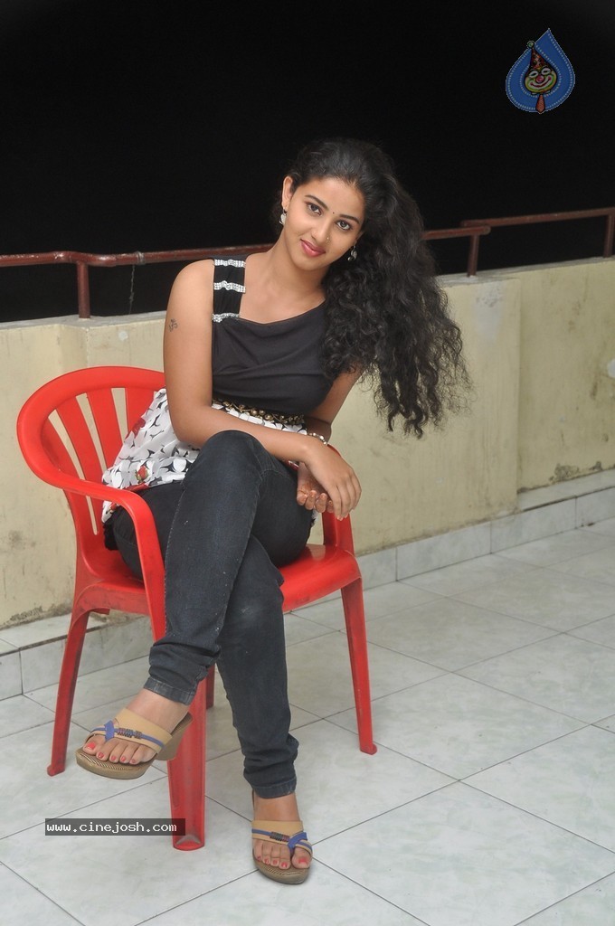 Pavani Latest Stills - 48 / 98 photos