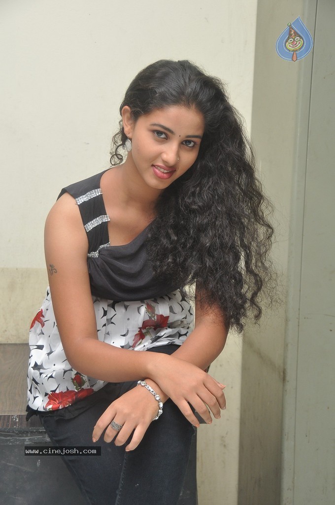 Pavani Latest Stills - 72 / 98 photos