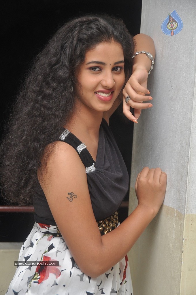 Pavani Latest Stills - 82 / 98 photos