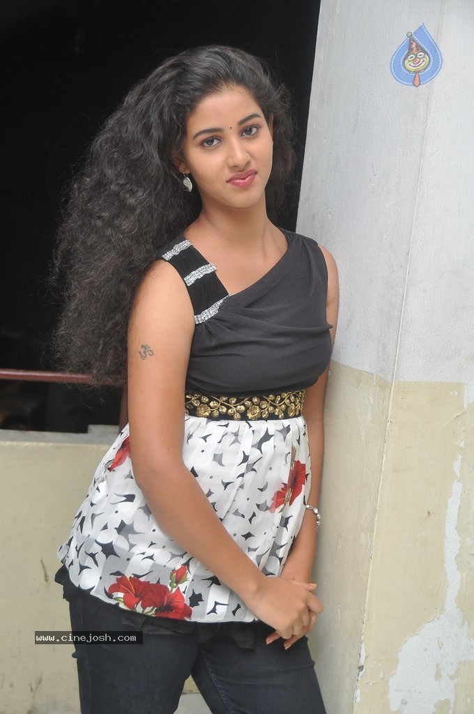 Pavani Latest Stills - 91 / 98 photos