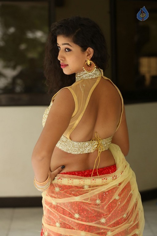 Pavani New Gallery - 14 / 54 photos