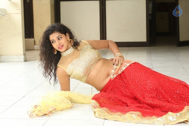 Pavani New Gallery - 18 / 54 photos