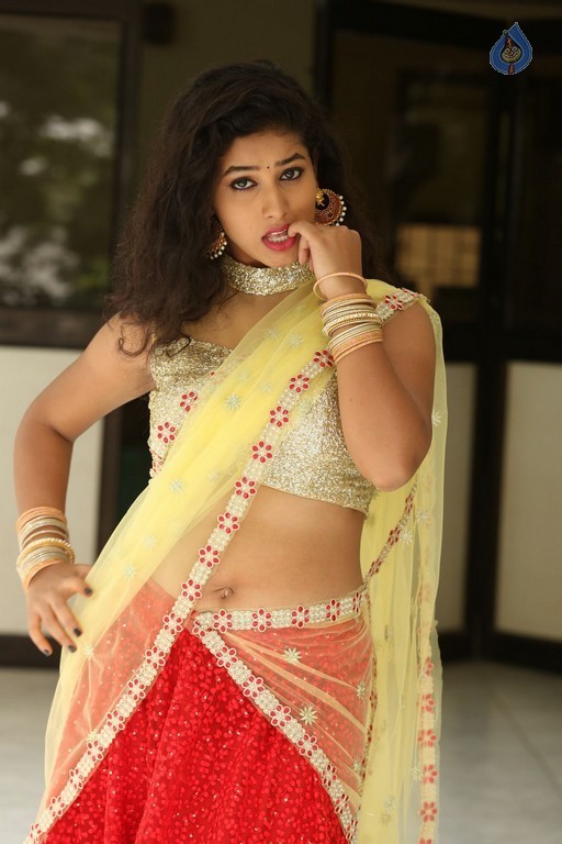 Pavani New Gallery - 40 / 54 photos