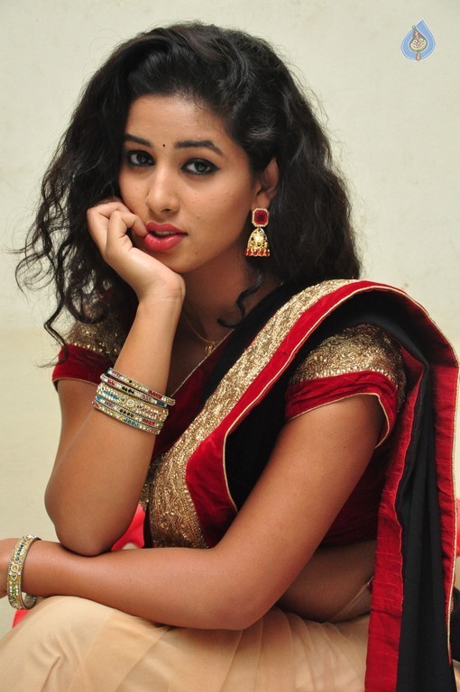 Pavani New Pics - 25 / 40 photos