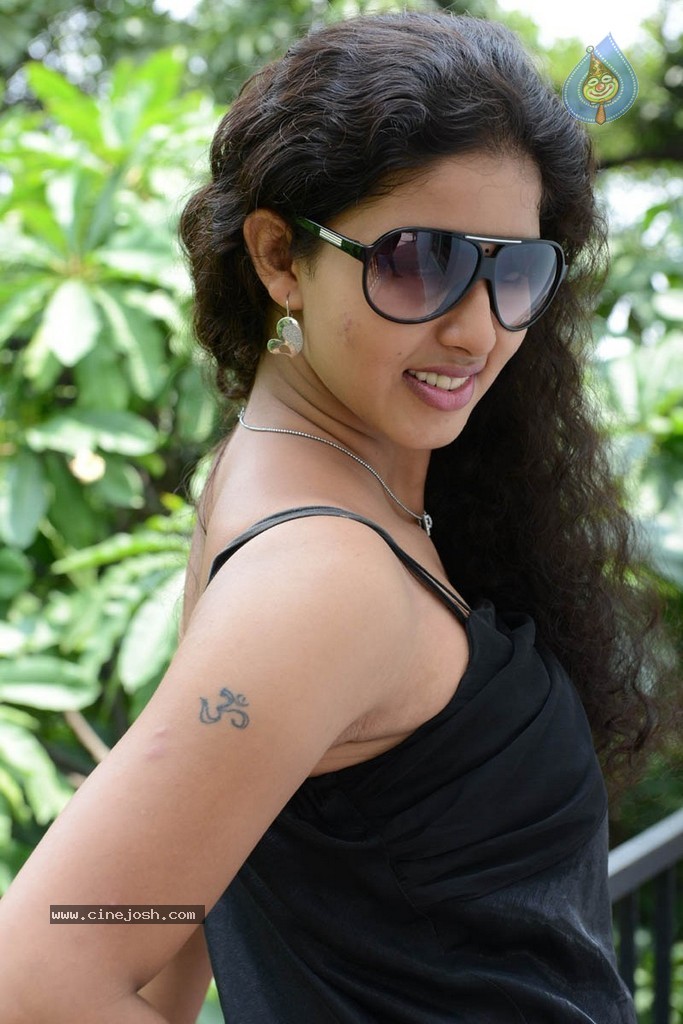 Pavani Stills - 7 / 72 photos