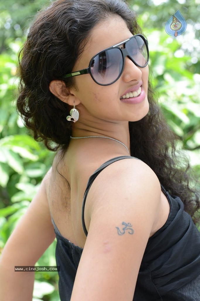 Pavani Stills - 61 / 72 photos