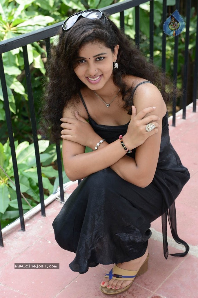 Pavani Stills - 69 / 72 photos