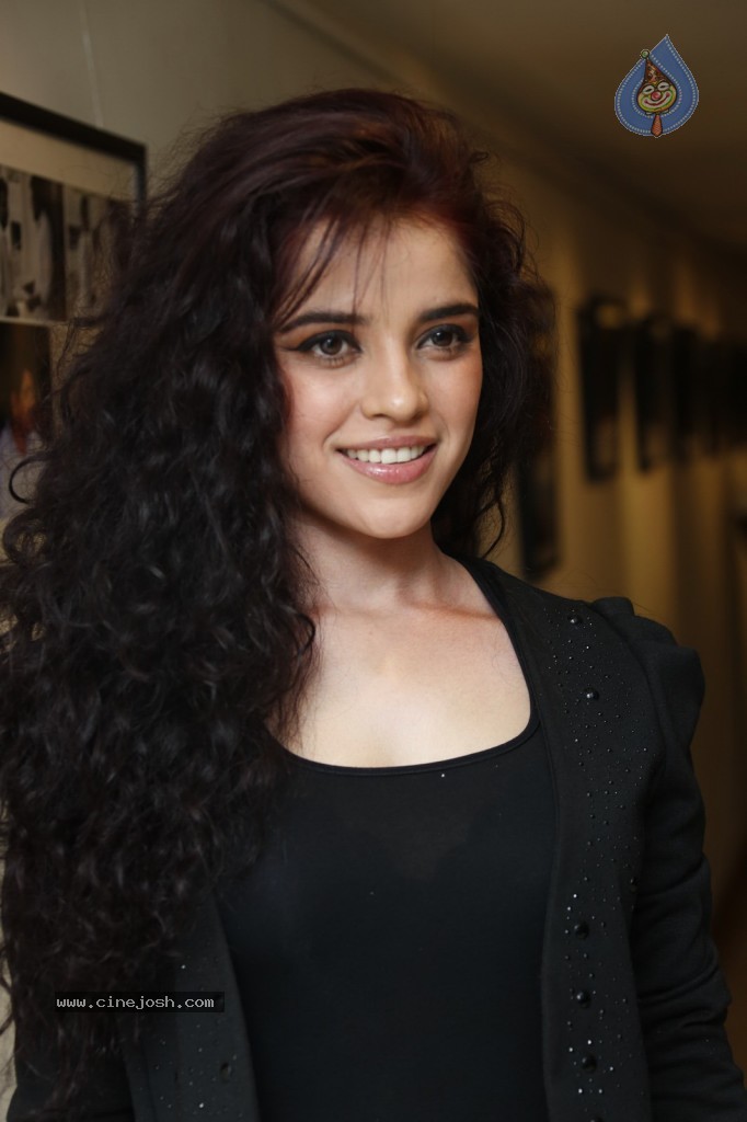 Piaa Bajpai Stills - 12 / 60 photos