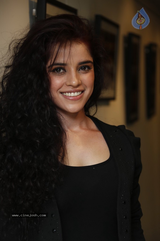 Piaa Bajpai Stills - 27 / 60 photos