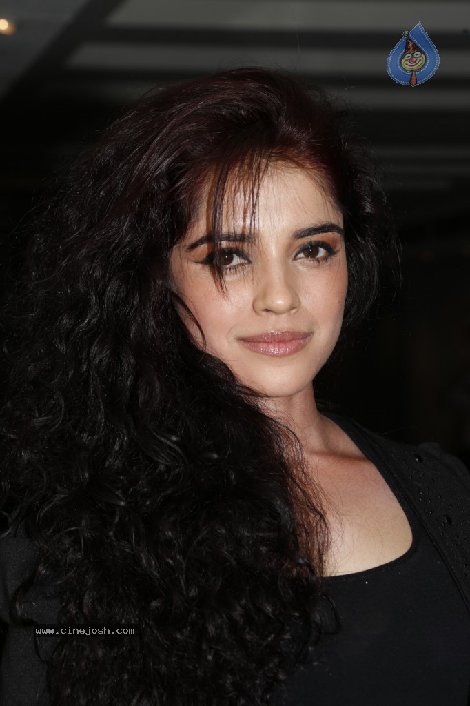 Piaa Bajpai Stills - 32 / 60 photos