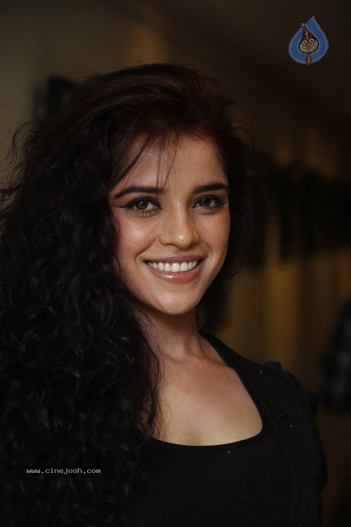 Piaa Bajpai Stills - 46 / 60 photos