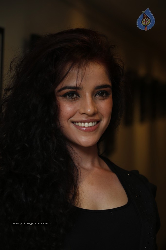 Piaa Bajpai Stills - 51 / 60 photos