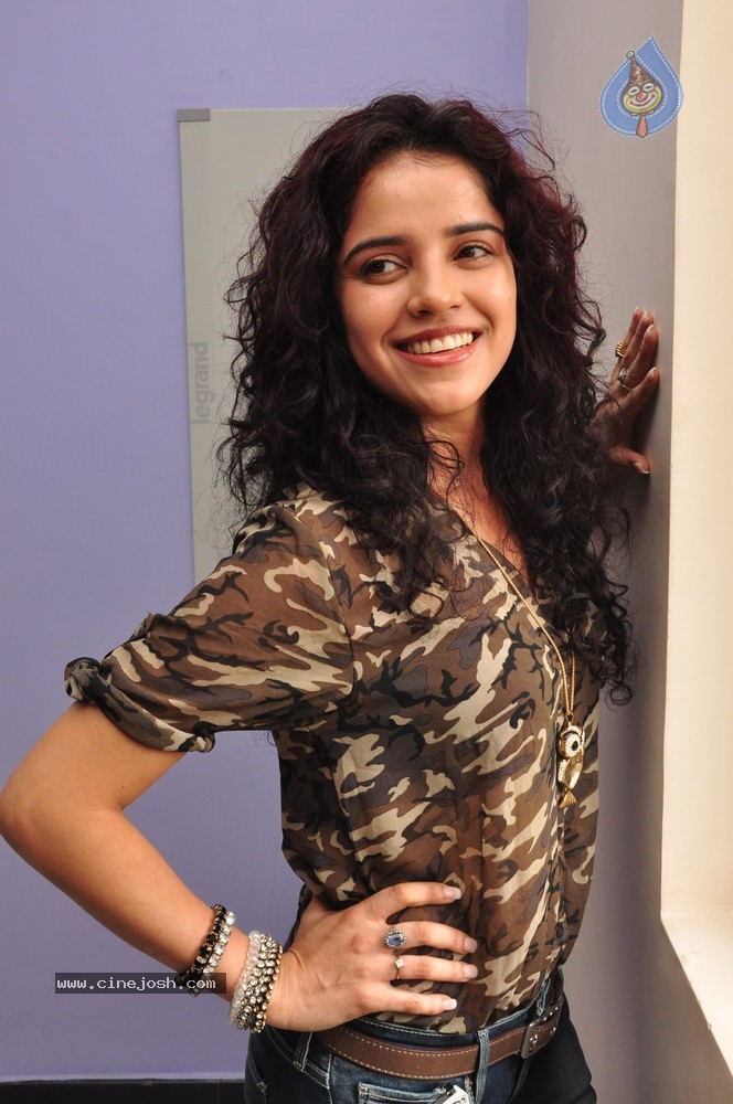 Piaa Bajpai Stills - 13 / 66 photos