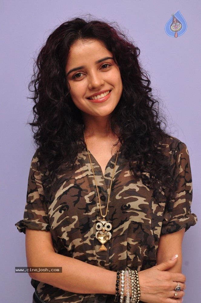 Piaa Bajpai Stills - 27 / 66 photos