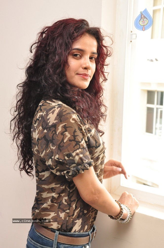 Piaa Bajpai Stills - 48 / 66 photos