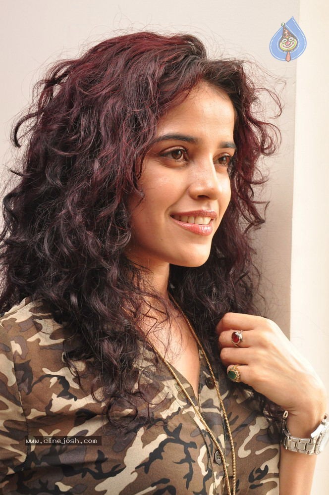 Piaa Bajpai Stills - 52 / 66 photos