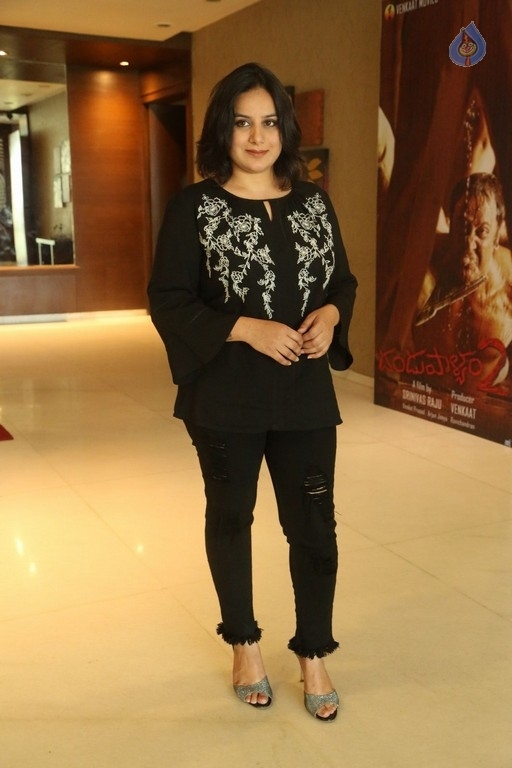 Pooja Gandhi Stills - 4 / 17 photos