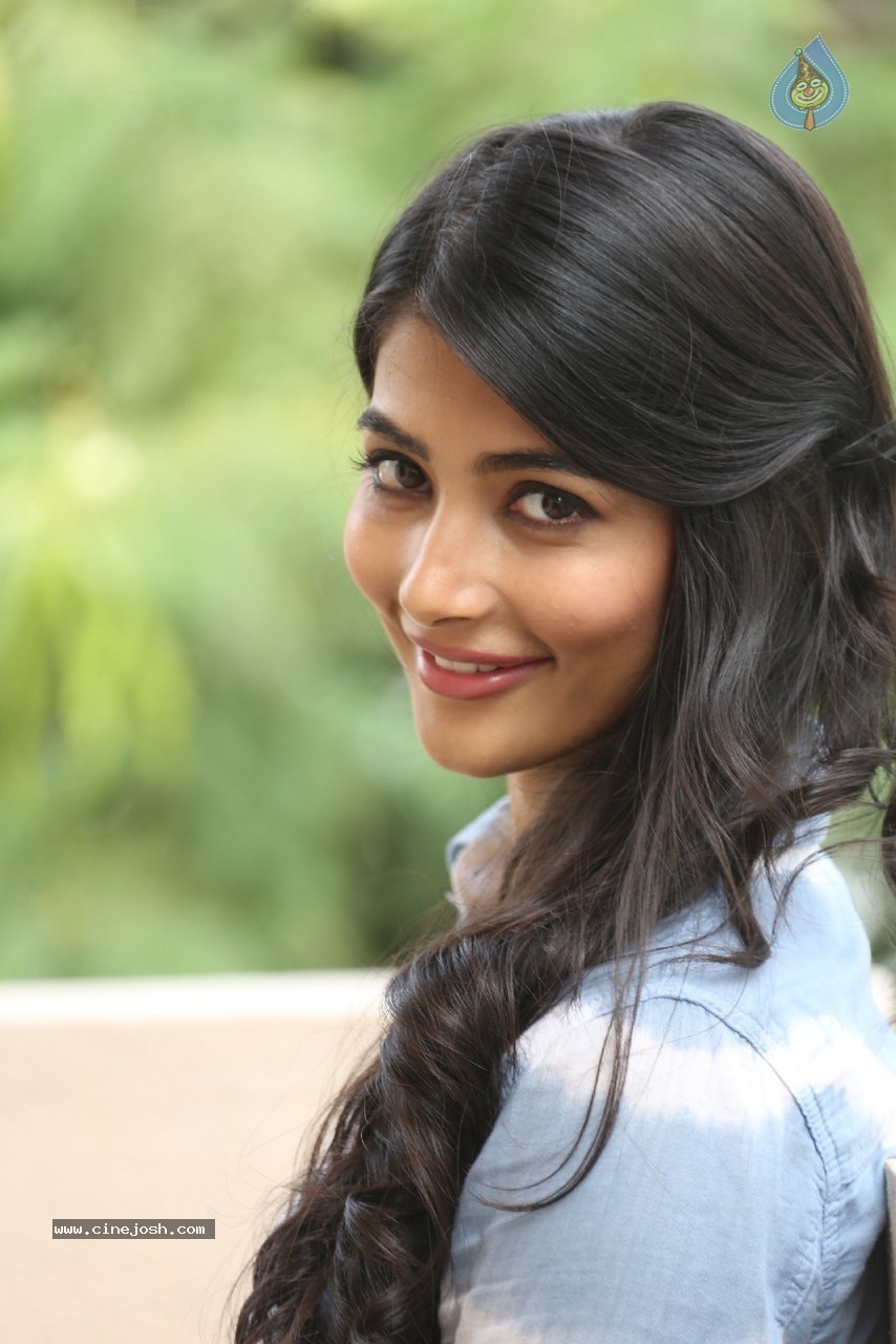 Pooja Hegde Gallery - 9 / 87 photos