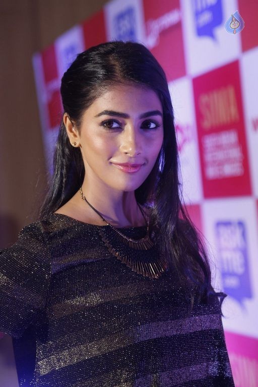 Pooja Hegde Pictures - 20 / 22 photos