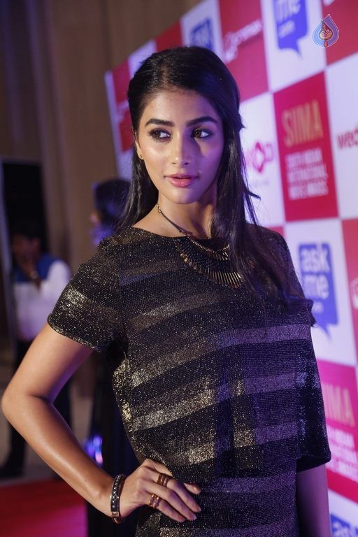 Pooja Hegde Pictures - 21 / 22 photos