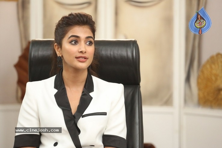 Pooja Hegde Stills - 30 / 34 photos