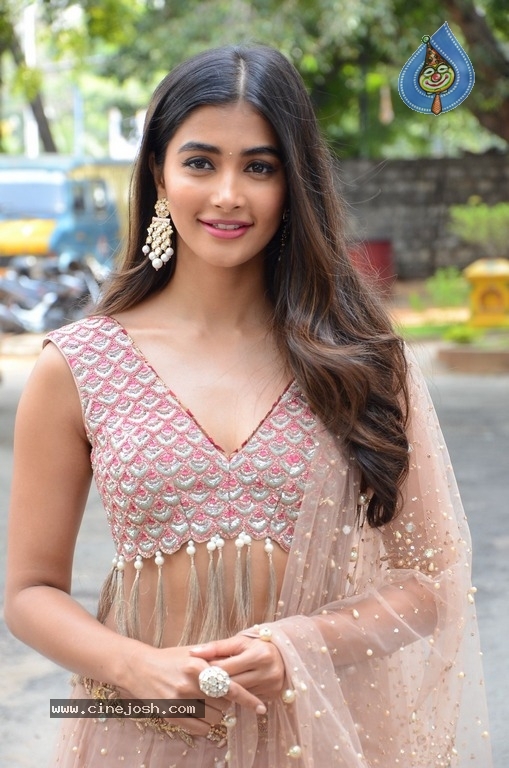 Pooja Hegde Stills - 21 / 21 photos