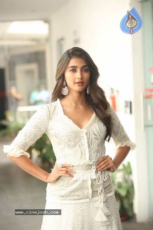 Pooja Hegde Stills - 18 / 18 photos