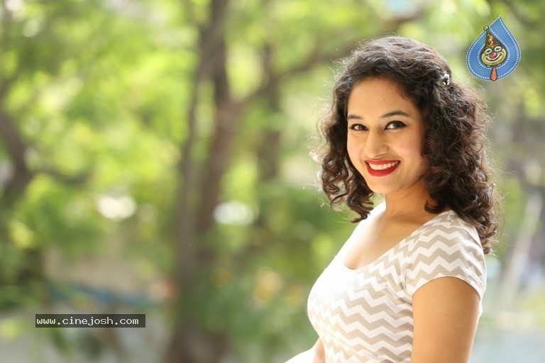 Pooja New Photos - 39 / 39 photos