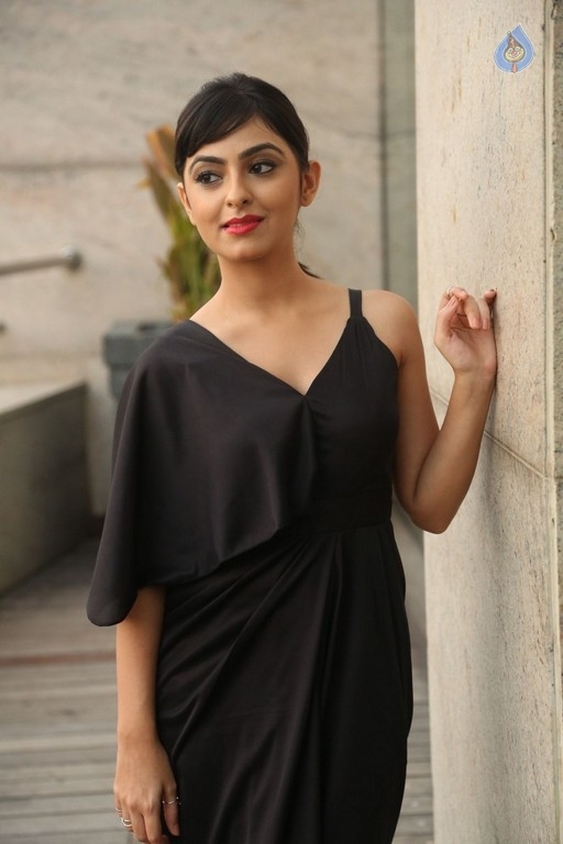 Pooja New Stills - 6 / 35 photos