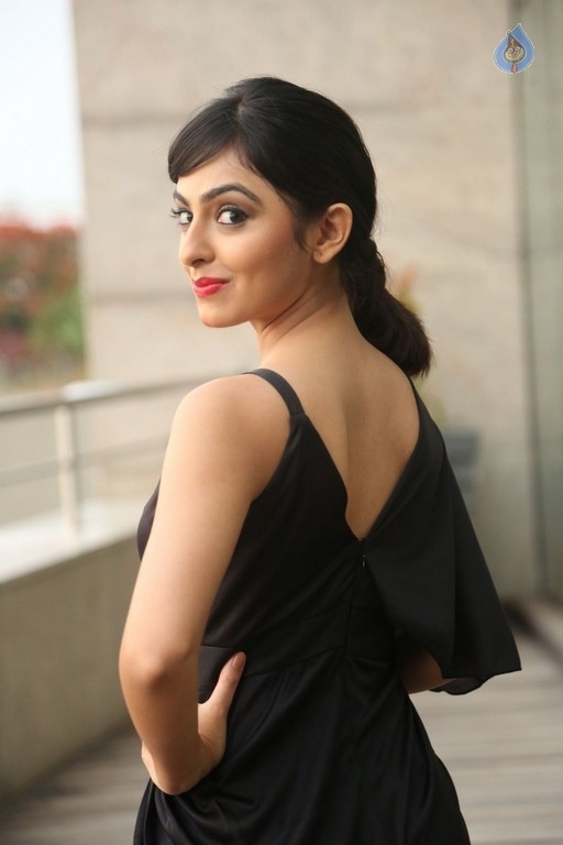 Pooja New Stills - 35 / 35 photos