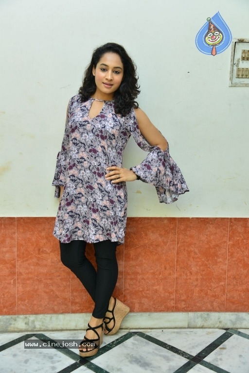 Pooja Ramachandran Images - 6 / 10 photos