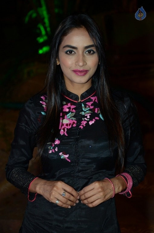 Pooja Sri Latest Photos - 8 / 18 photos