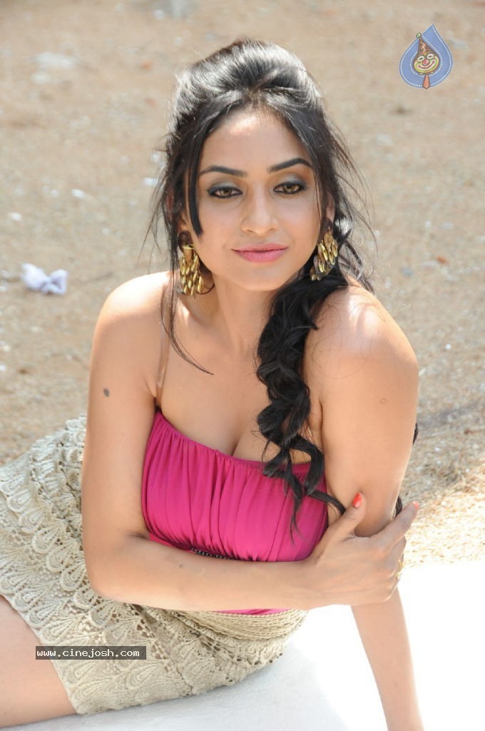 Poojasri Hot Stills - 76 / 136 photos