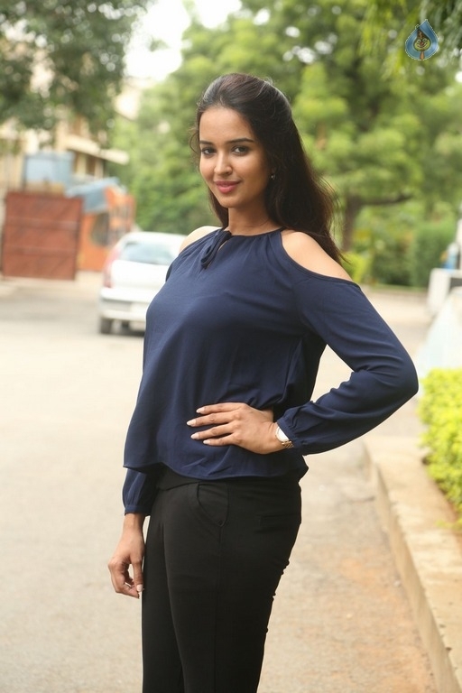 Poojitha New Pics - 16 / 31 photos