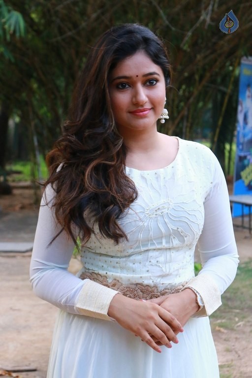 Poonam Bajwa Photos - 2 / 28 photos