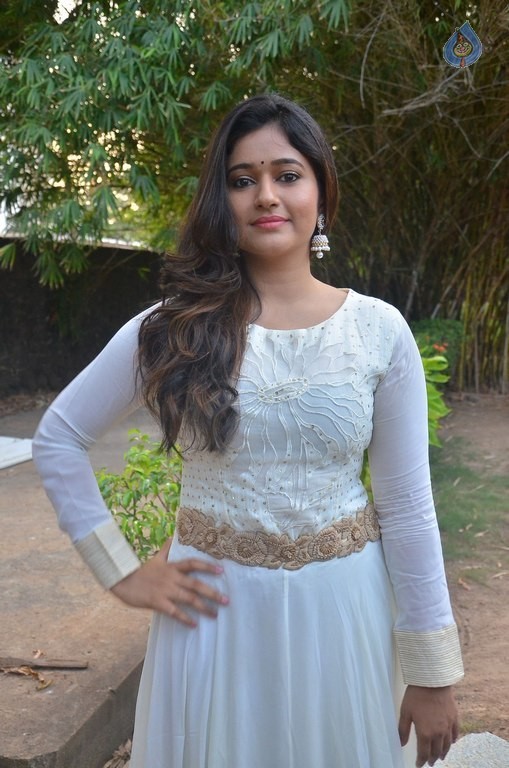 Poonam Bajwa Photos - 15 / 28 photos