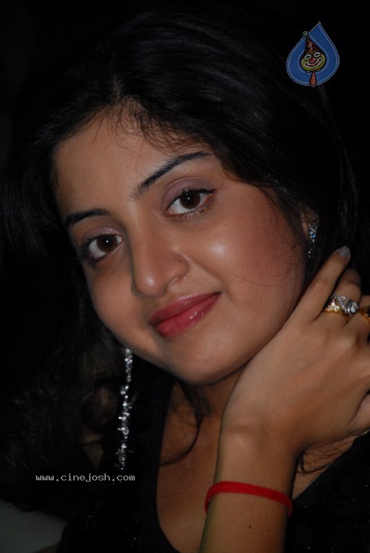 Poonam Kaur Gallery - 25 / 70 photos