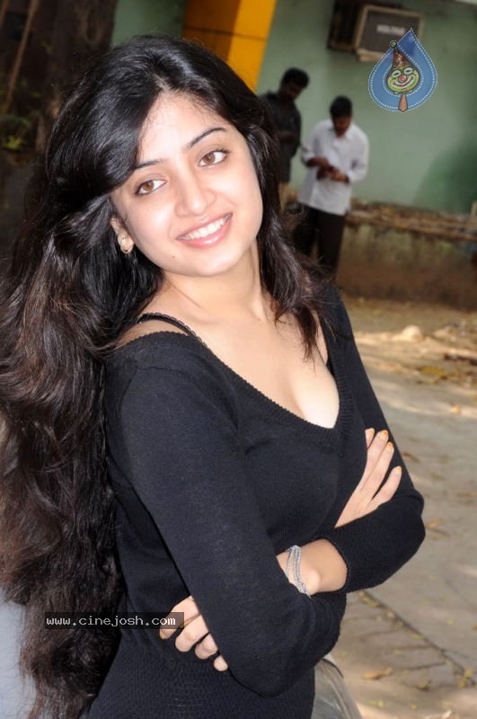 Poonam Kaur Hot Stills - 55 / 59 photos