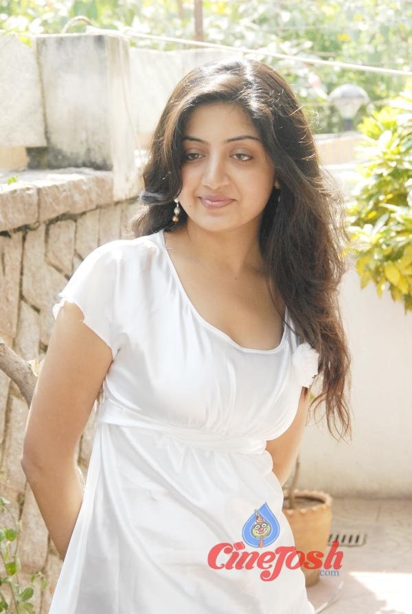 Poonam Kour - 75 / 113 photos