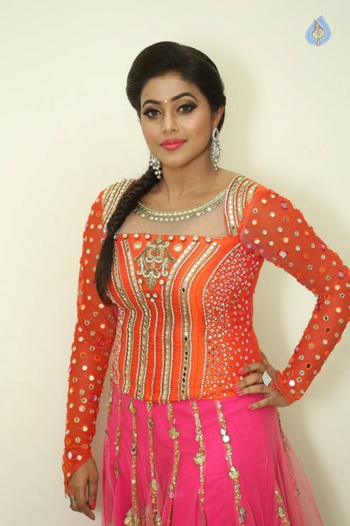 Poorna Images - 16 / 49 photos