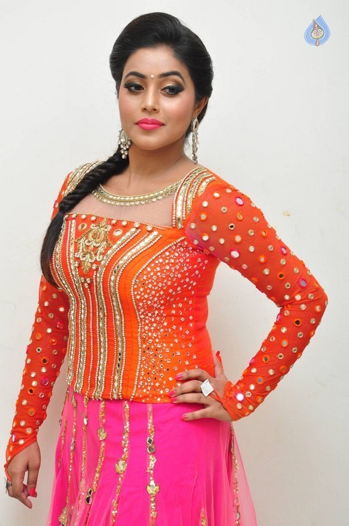 Poorna Images - 22 / 49 photos