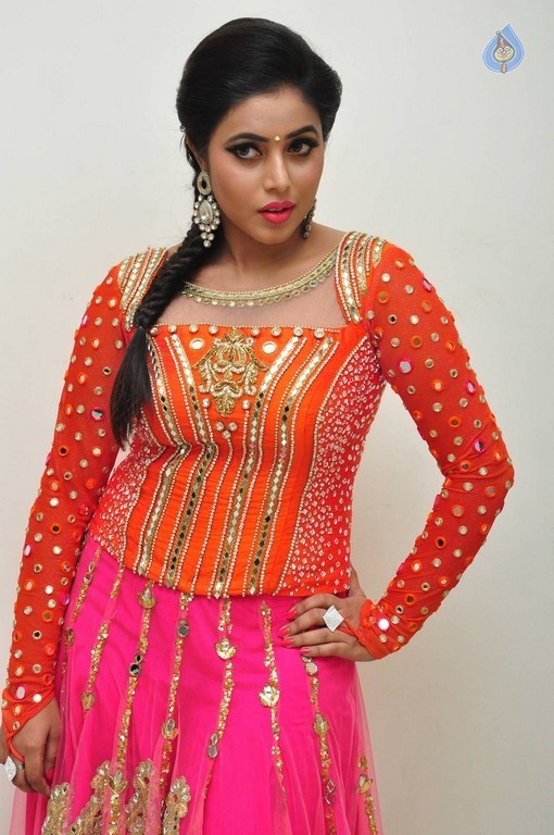 Poorna Images - 25 / 49 photos