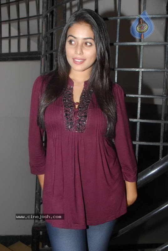 Poorna Photos - 17 / 72 photos