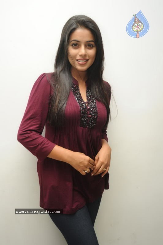 Poorna Photos - 61 / 72 photos