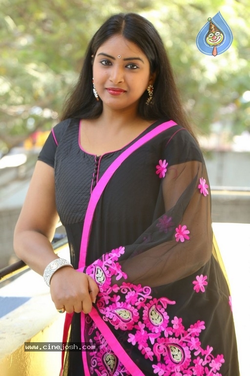 Actress Poorni Photos - 12 / 12 photos