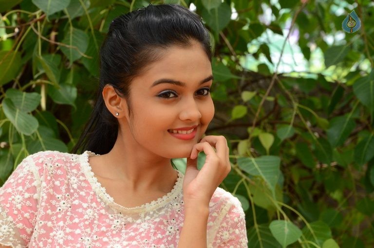 Pragathi Latest Images - 7 / 42 photos