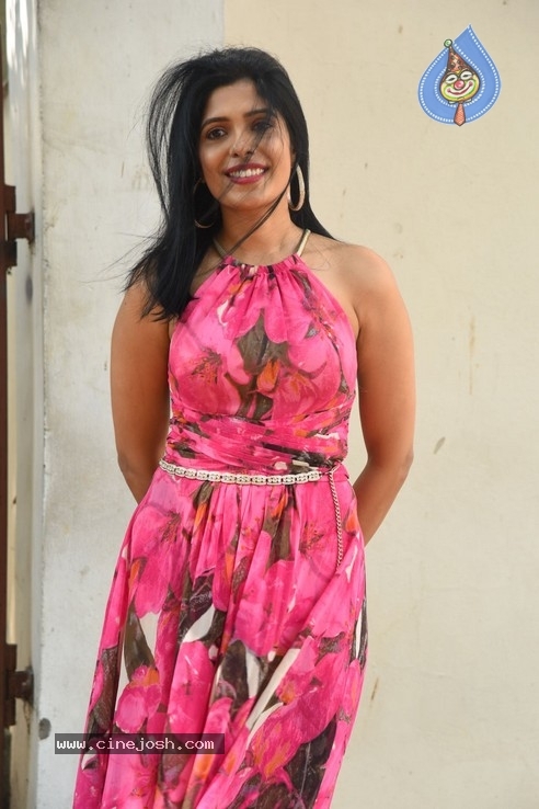 Pragathi Photos - 16 / 16 photos