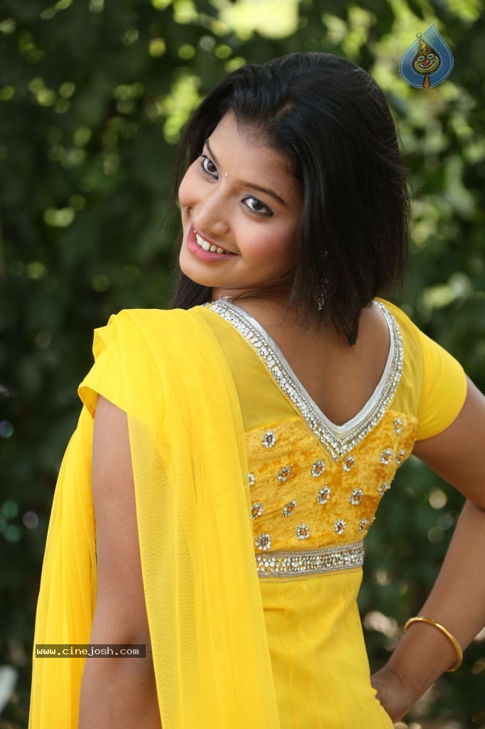 Pragnya Stills - 20 / 39 photos