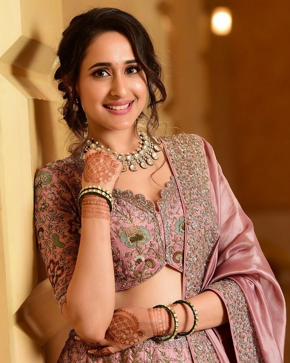 Pragya Jaiswal Photos - 2 / 16 photos